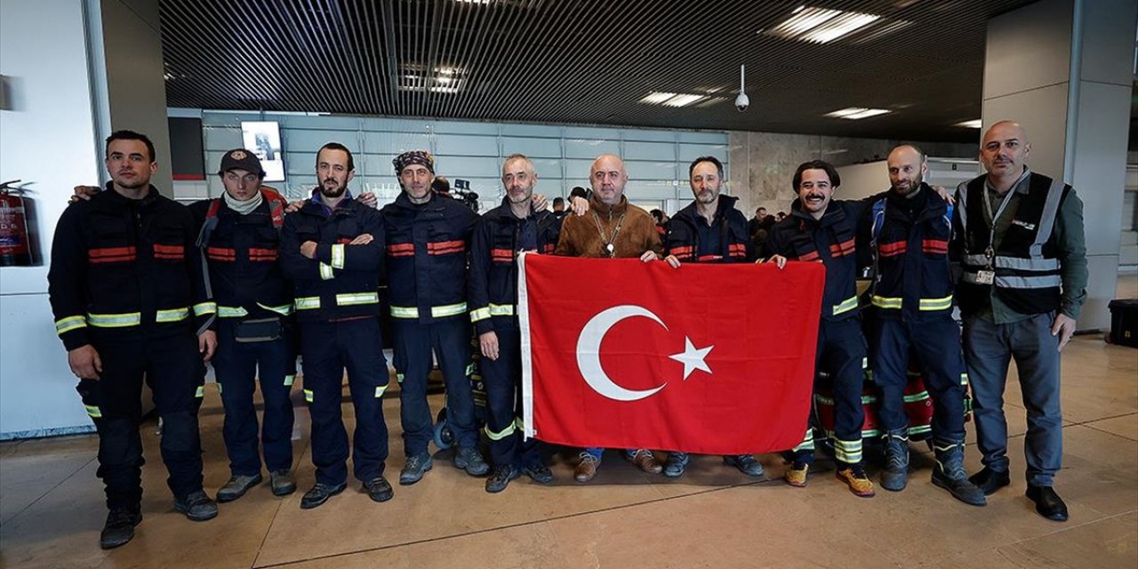 İspanyol arama kurtarma ekibinden Türk halkının dayanışmasına övgü