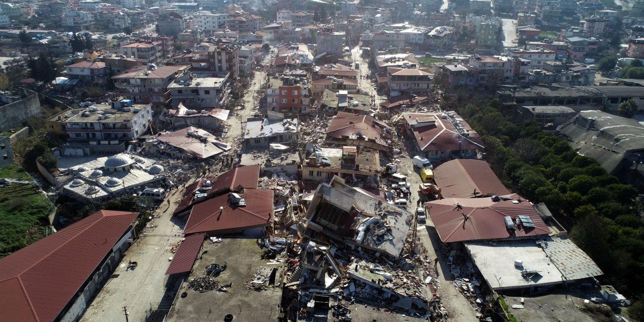 Uzmanlar iki büyük depremi 'sıra dışı' olarak değerlendirdi