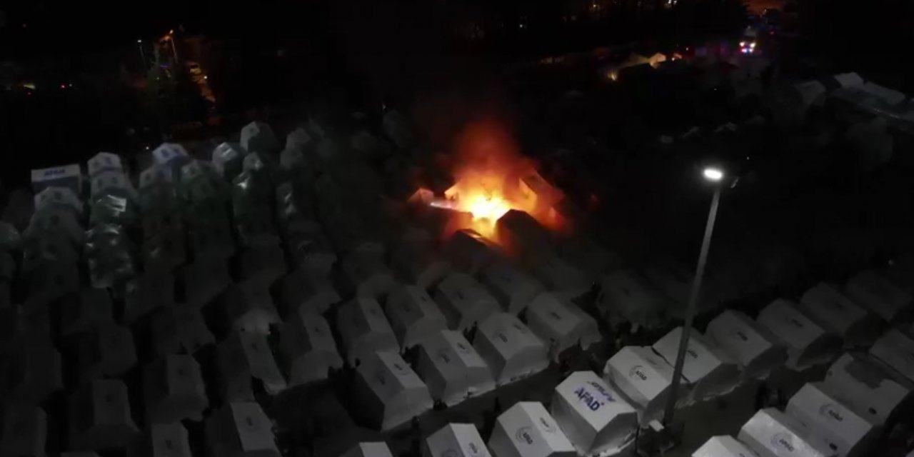 Depremzedelerin kaldığı çadır kentte yangın