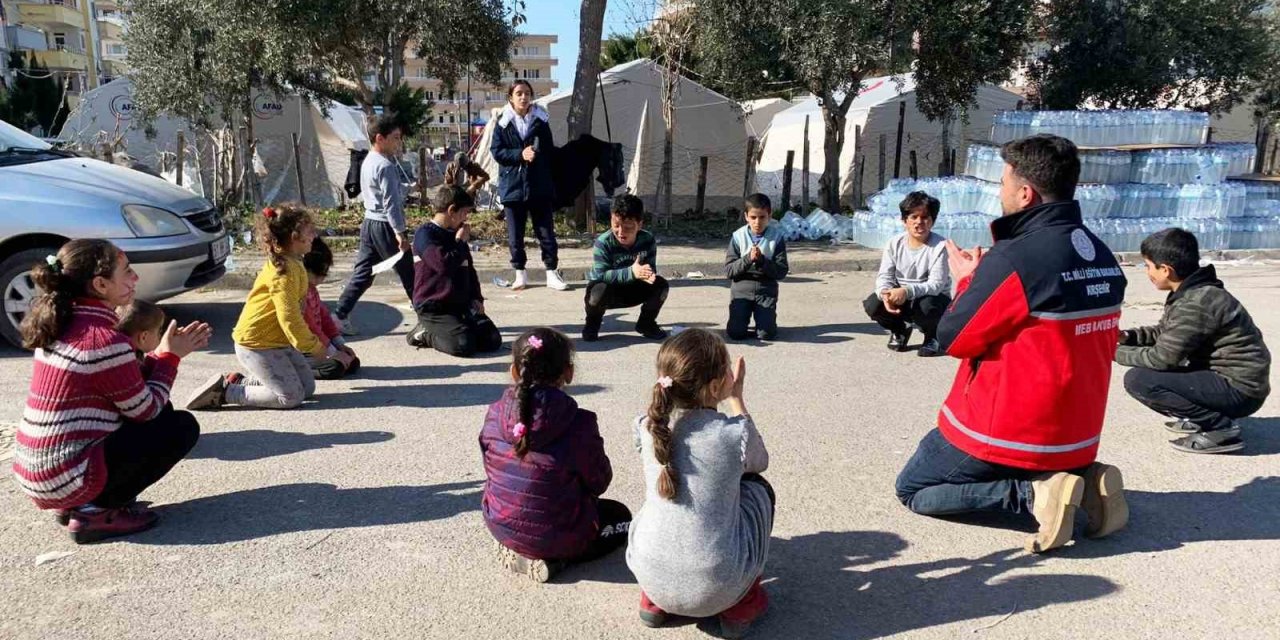 Öğretmenler çocuklar için psikososyal çalışmalara başladı