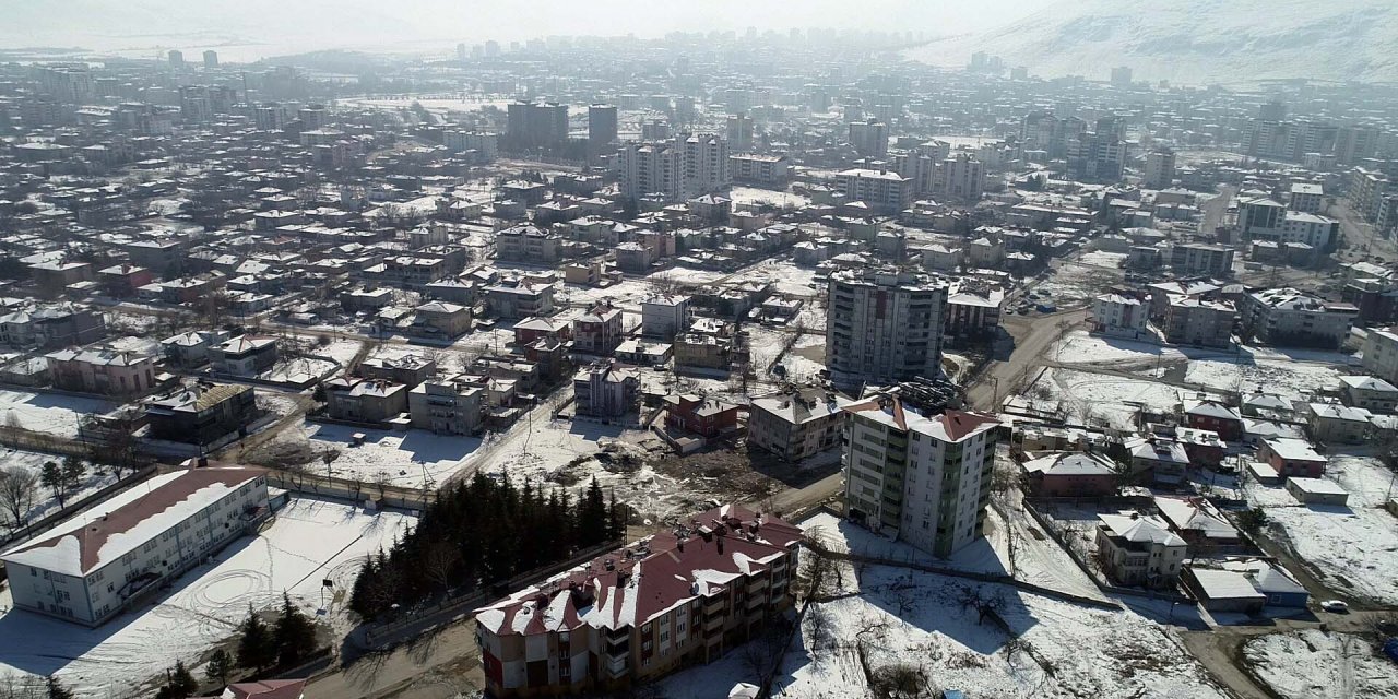 İkinci depremin merkez üssü Elbistan'da 924 kişi hayatını kaybetti