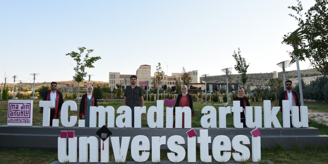 Mardin Artuklu Üniversitesi’nden depremzede öğrencilere destek