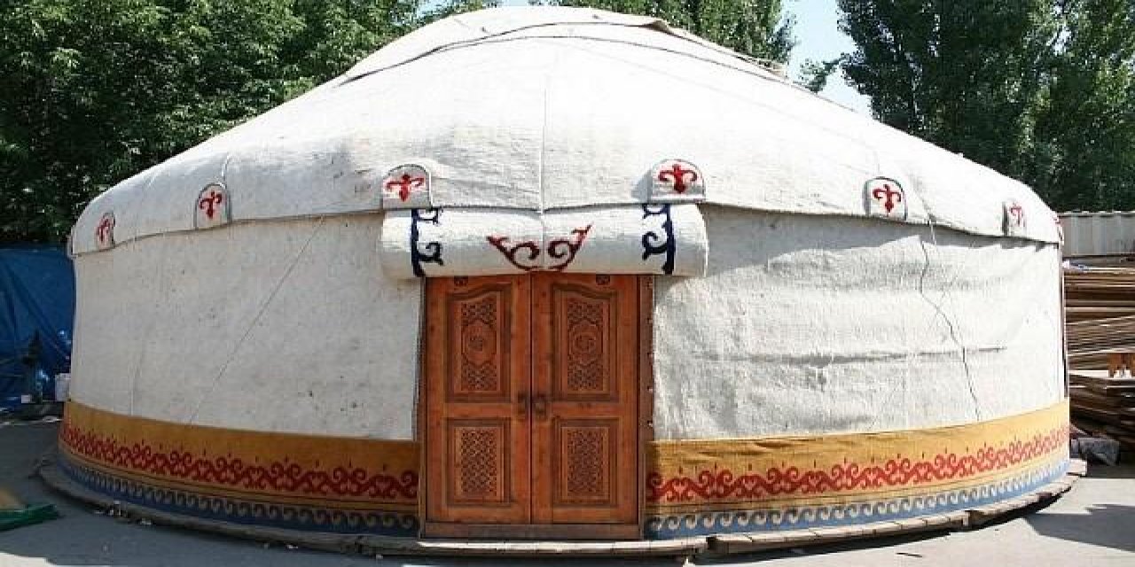 Kazakistan’daki Azerbaycan diasporası, Türkiye’ye 100 Kazak çadır evi gönderecek