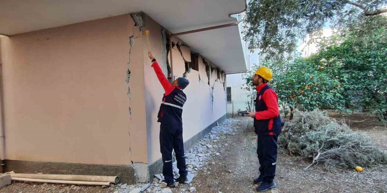 Karatay Belediyesi tüm ekip ve imkânlarla deprem bölgesinde