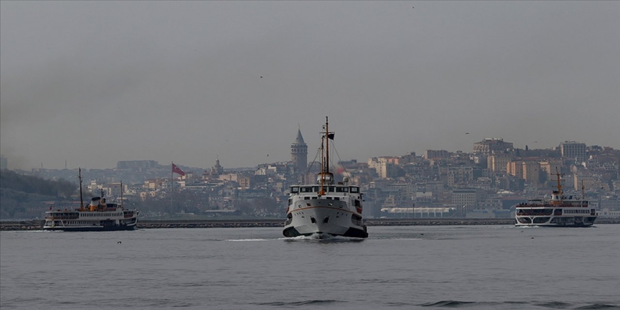 İstanbul'da deniz yolu ulaşımına sis engeli
