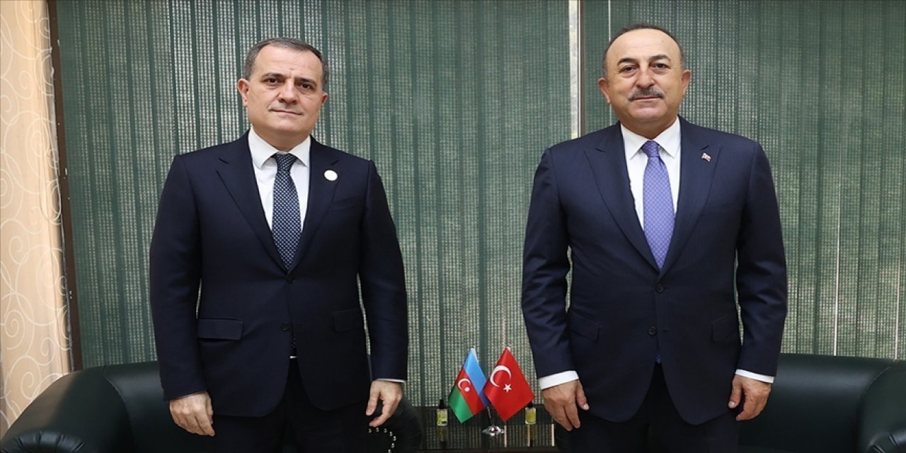 Bakan Çavuşoğlu, Azerbaycanlı mevkidaşı Bayramov ile görüştü