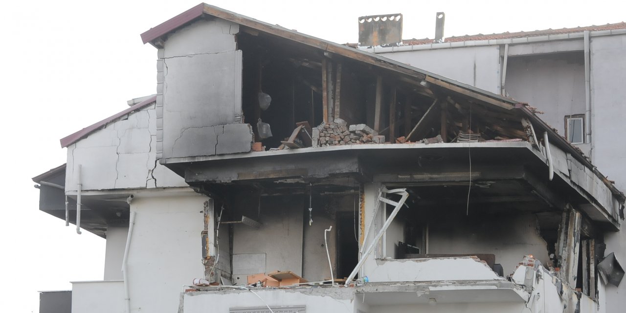 Anne-oğlun öldüğü patlama sonrası o bina için yıkım kararı
