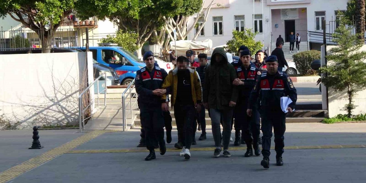 Konya'dan Antalya'da giderken uyuşturucuyla yakalandı, ’Depremzedeleri taşıyorum’ dedi