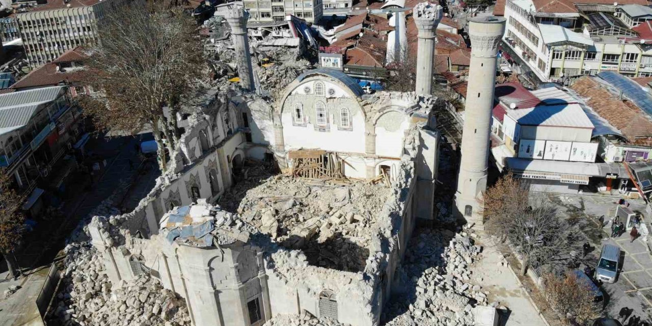 Malatya’da depremlerde 25 cami yıkılıdı, 3 din görevlisi vefat etti