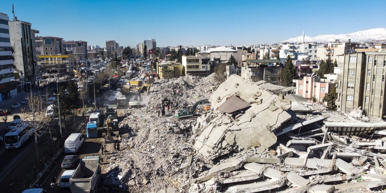 Depremlerde yıkılan binalarla ilgili tutuklananların sayısı arttı
