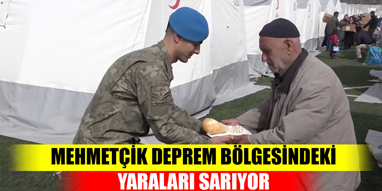 Mehmetçik deprem bölgesindeki yaraları sarıyor