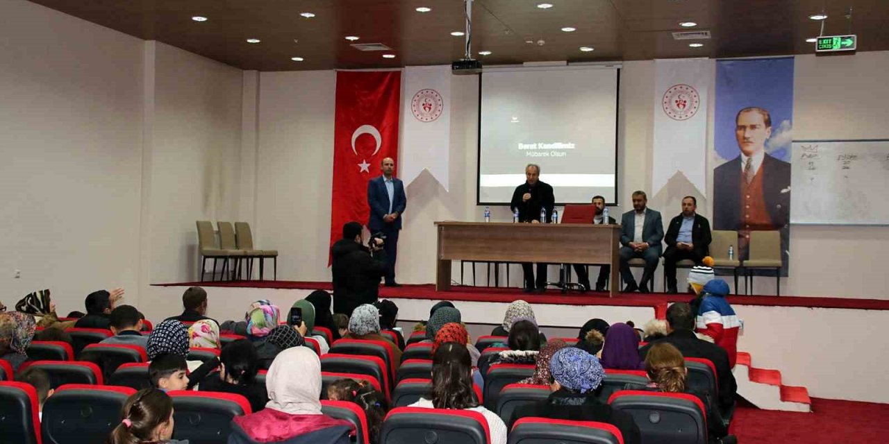 Akşehir’de depremzedeler için özel kandil programı