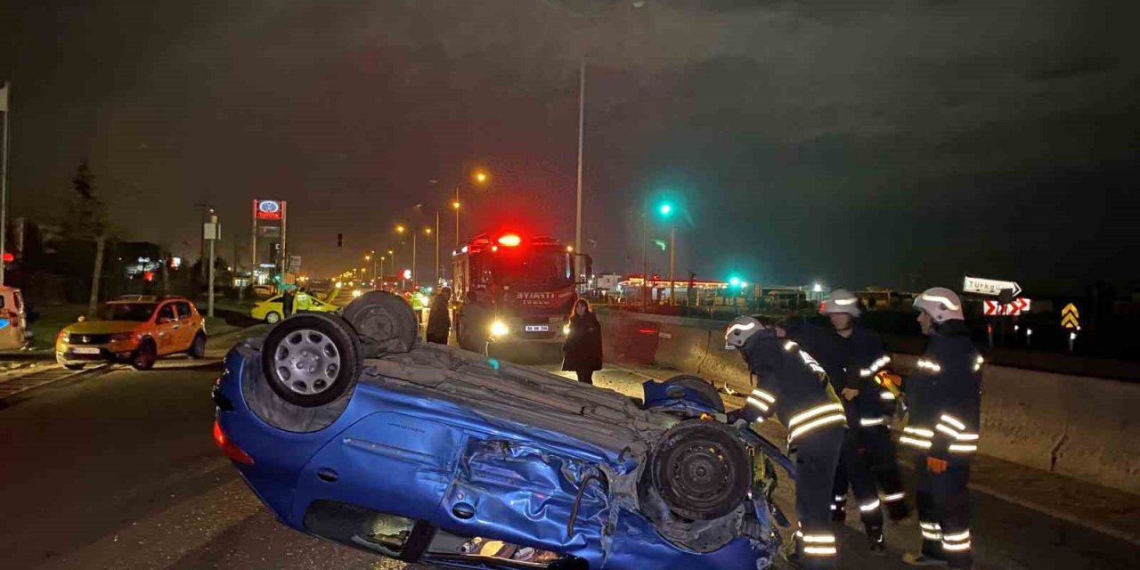 Kırmızı ışık ihlali yapan alkollü sürücünün kullandığı araç takla attı: O anlar kamerada