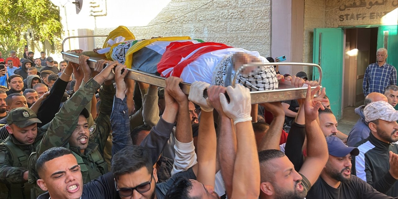 İsrail'in naaşını alıkoyduğu Filistinlinin cenaze töreni