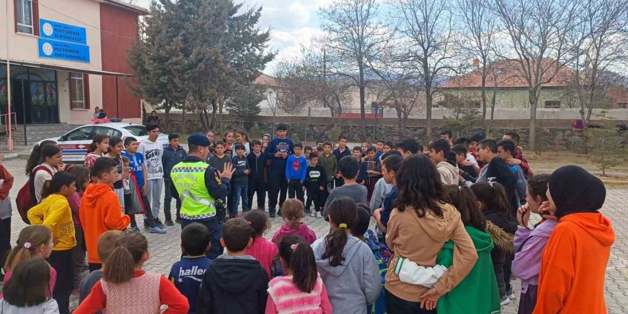 Konya'da öğrencilere jandarmadan trafik eğitimi