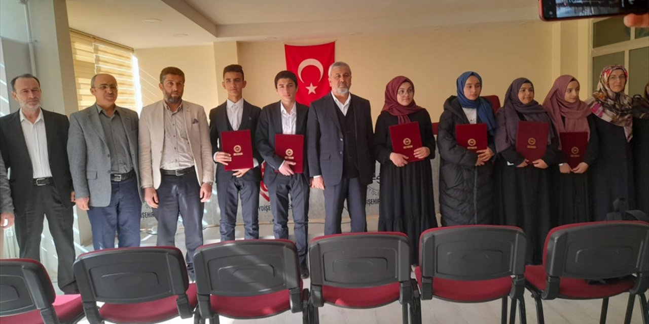 Konya'da öğrenciler hafızlık belgelerini aldı