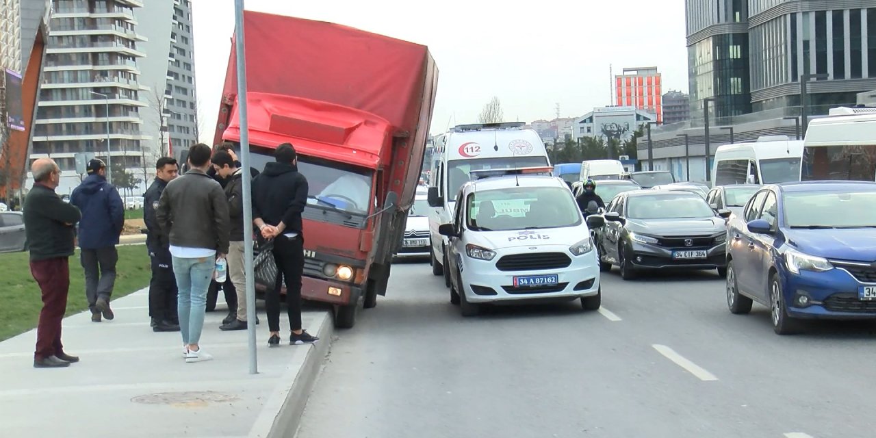 Direksiyon başında kalp krizi geçirip öldü