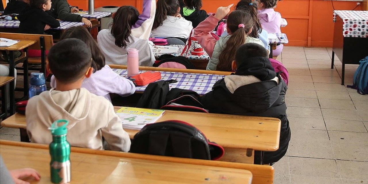 Depremlerden etkilenen üç ilde eğitim-öğretim yeniden başlıyor