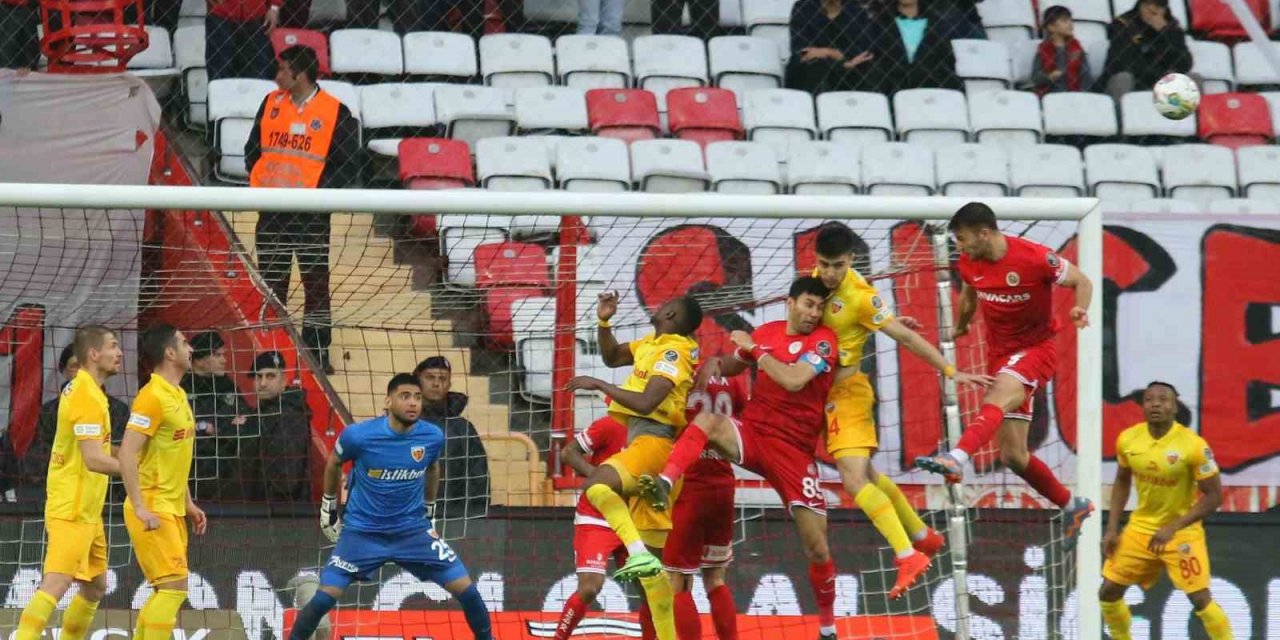 Antalyaspor, Kayserispor'a gol olup yağdı