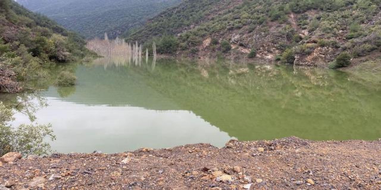 Depremde oluşan göl taştı, 5 köy boşaltıldı