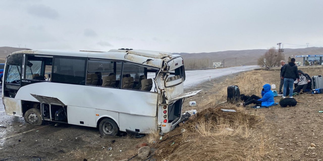 Sporcuları taşıyan midibüs devrildi: 11 yaralı