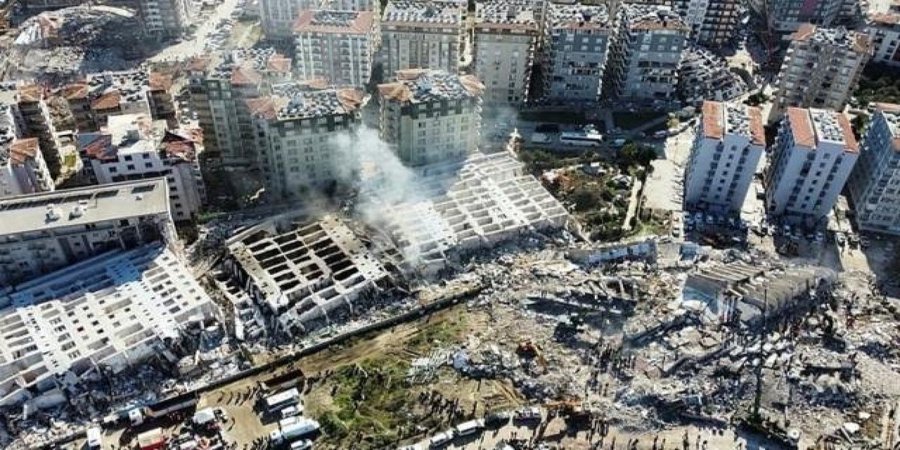 Hatay'da yıkılan sitenin yapı denetim sorumlusu tutuklandı