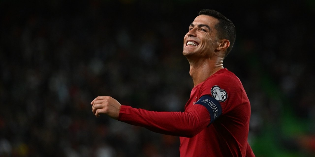 "En"lerin futbolcusu Cristiano Ronaldo bir kez daha tarihe geçti