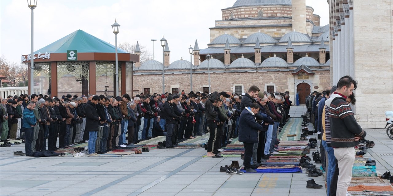 Konya'da ramazan ayının ilk cuma namazı kılındı
