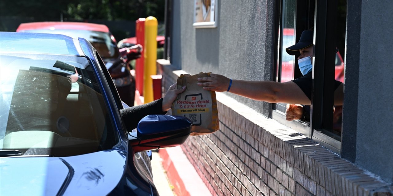 McDonald's  ABD ofislerini kapatmaya başladı