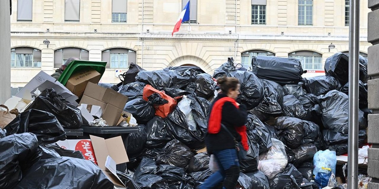 Paris kriz! Tonlarca çöp yığını gündem oldu