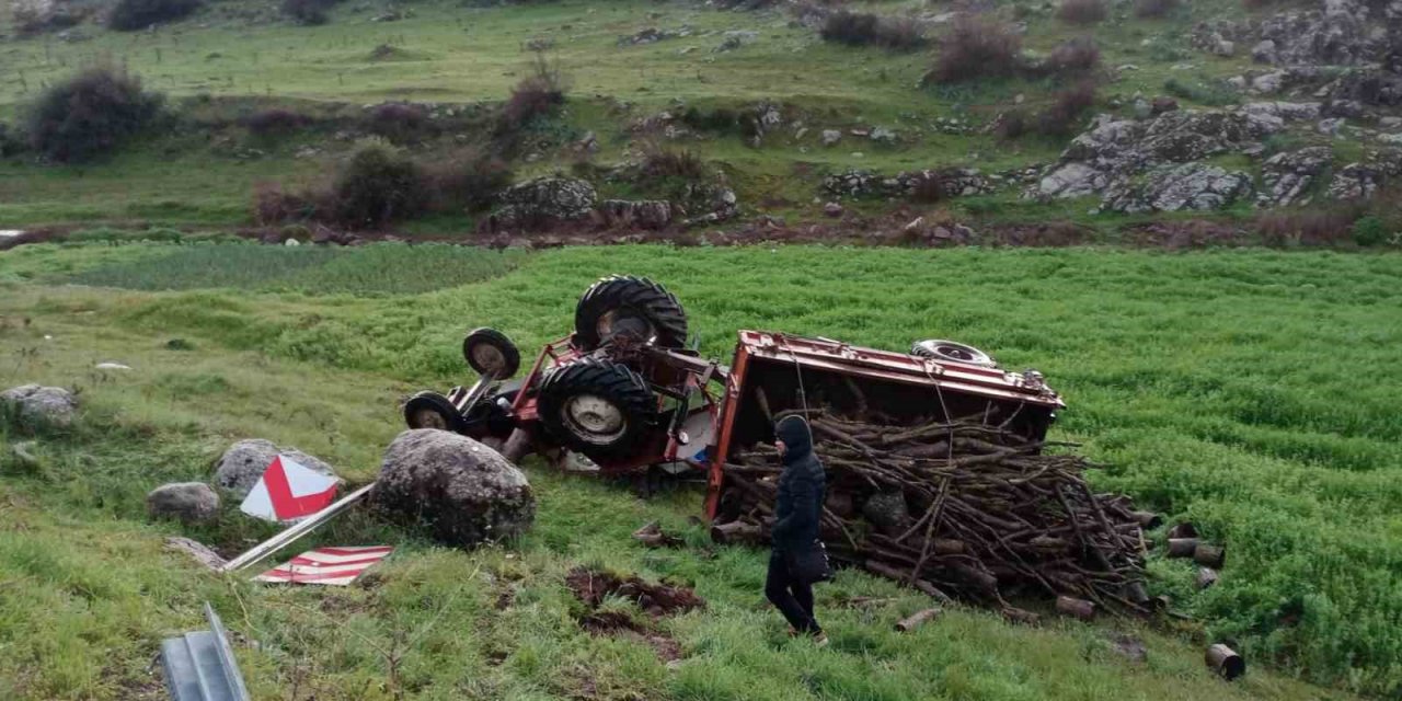 Yağış nedeniyle gerçekleşen traktör kazasında sürücü  hayatını kaybetti