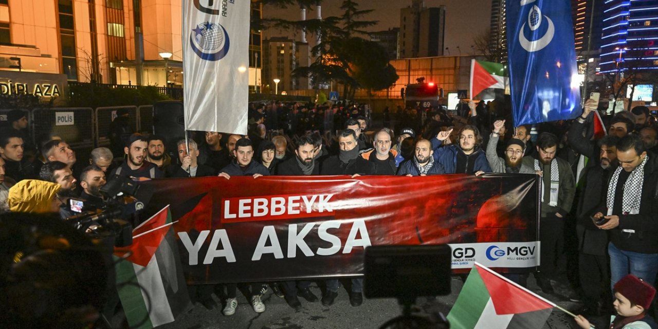 İsrail'in Mescid-i Aksa saldırısı başkonsolosluk önünde protesto edildi