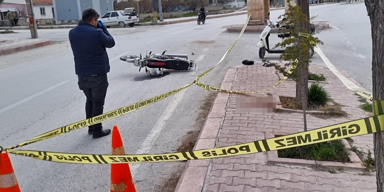 Otomobil motosiklete çarptı: 1 ölü