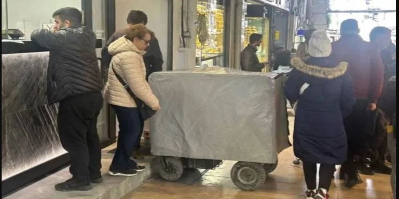 ''Merkez Bankası, Kapalıçarşı'dan dolar topluyor'' şeklindeki haberler de yalanmış