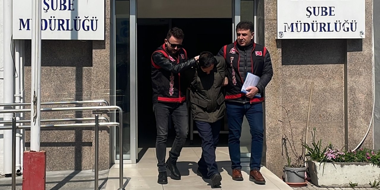 İzmir'de eşini bıçaklayarak öldüren zanlı tutuklandı