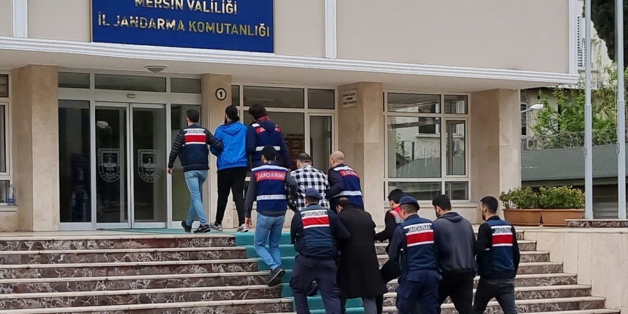 Mersin'de DEAŞ'a yönelik operasyonda yakalanan 2 zanlı tutuklandı
