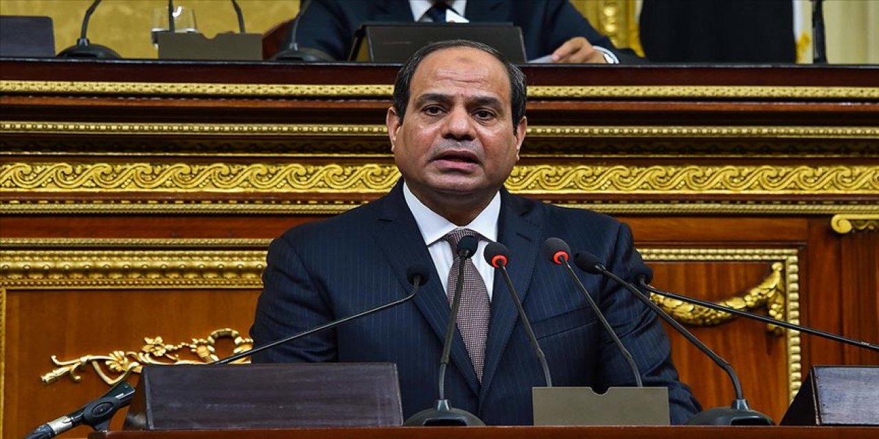 Es-Sisi: "Sudan'daki olaylar bir iç meseledir müdahale edilmemelidir"
