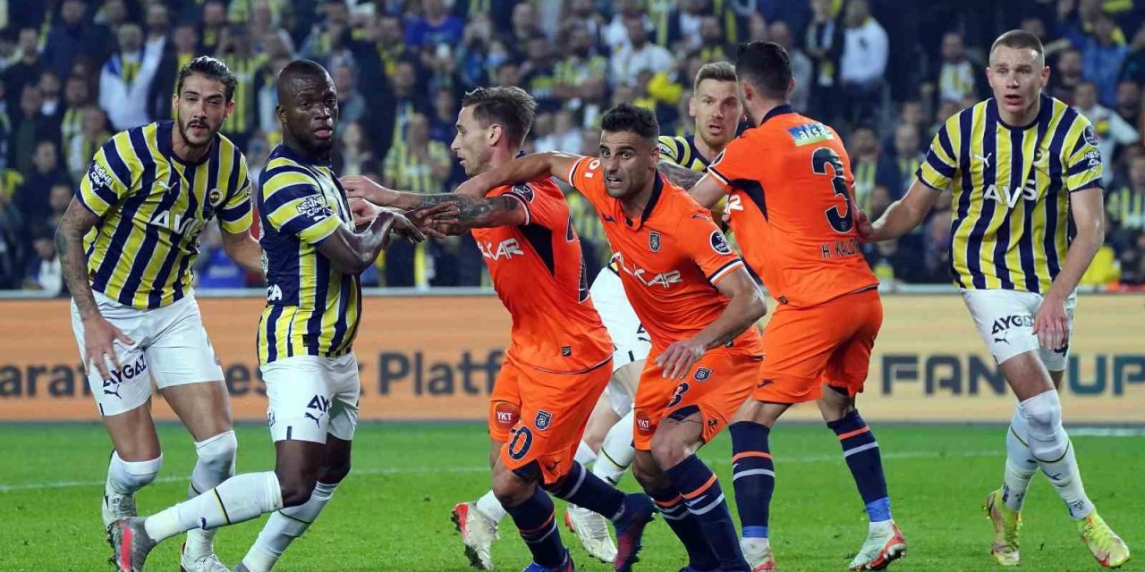 Başakşehir: 11 Fenerbahçe: 15