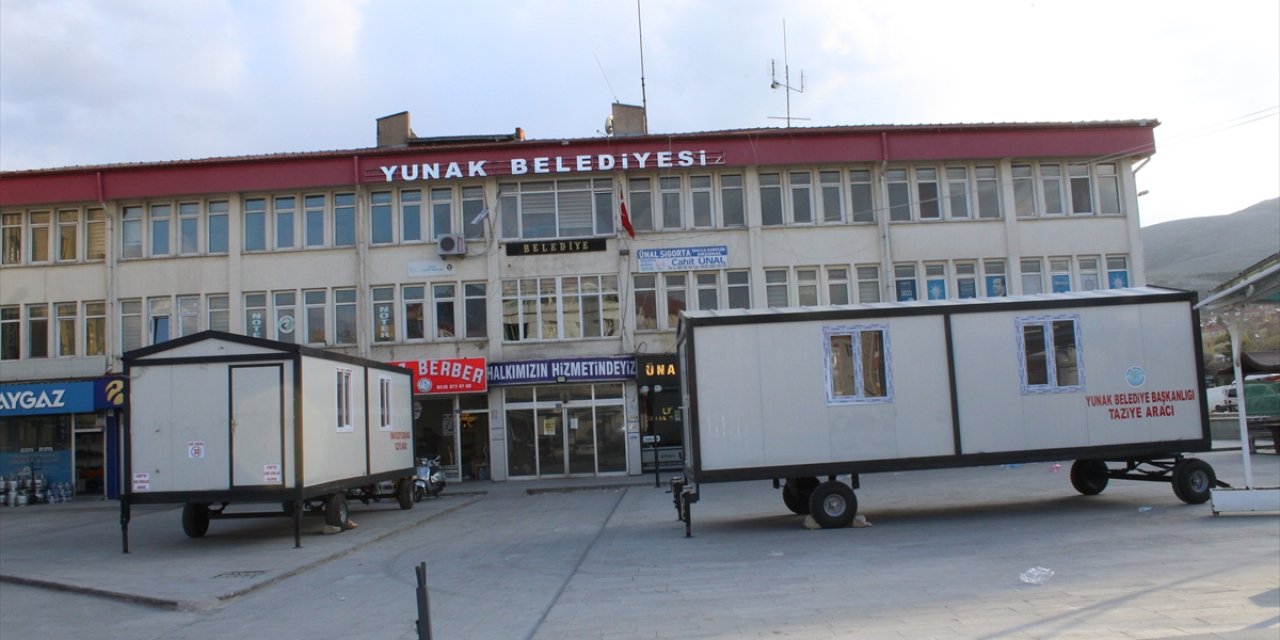 Konya'nın ilçe belediyesi iki yeni mobil taziye aracını hizmete sundu