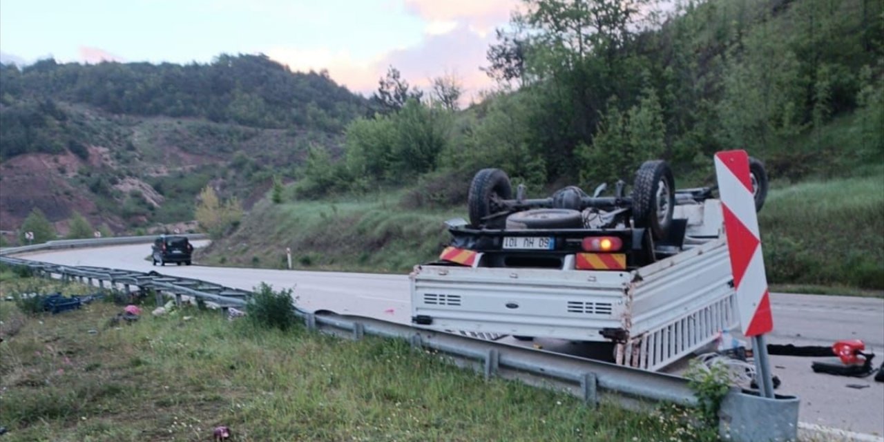 Tokat'taki trafik kazasında 1 kişi hayatını kaybetti, 2 kişi yaralandı