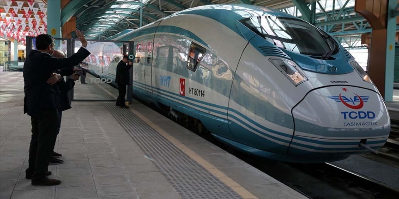 Ankara-Sivas Yüksek Hızlı Treni, ilk ücretsiz yolcularıyla yola çıktı