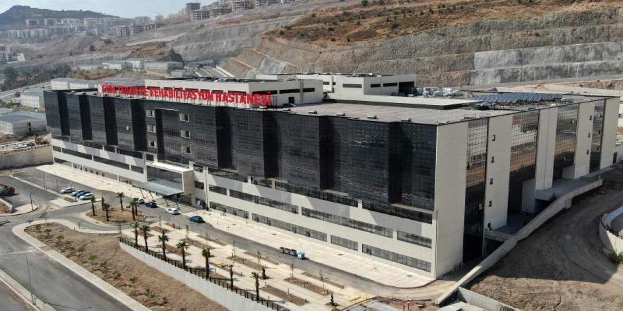 Günde 12 bin hastaya hizmet verecek İzmir Şehir Hastanesi açılıyor
