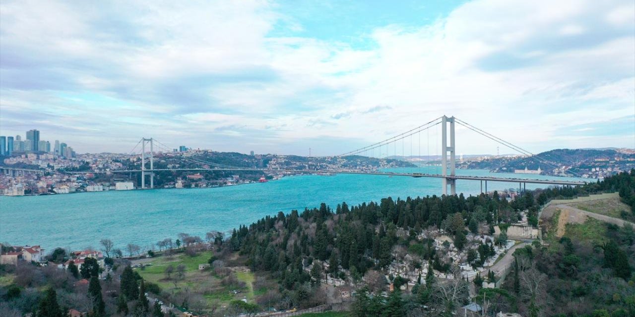 İstanbul Boğazı trafiğe kapatıldı