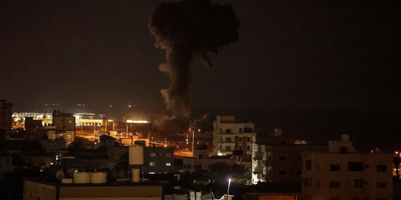 İsrail Gazze'de bir camiyi daha vurdu