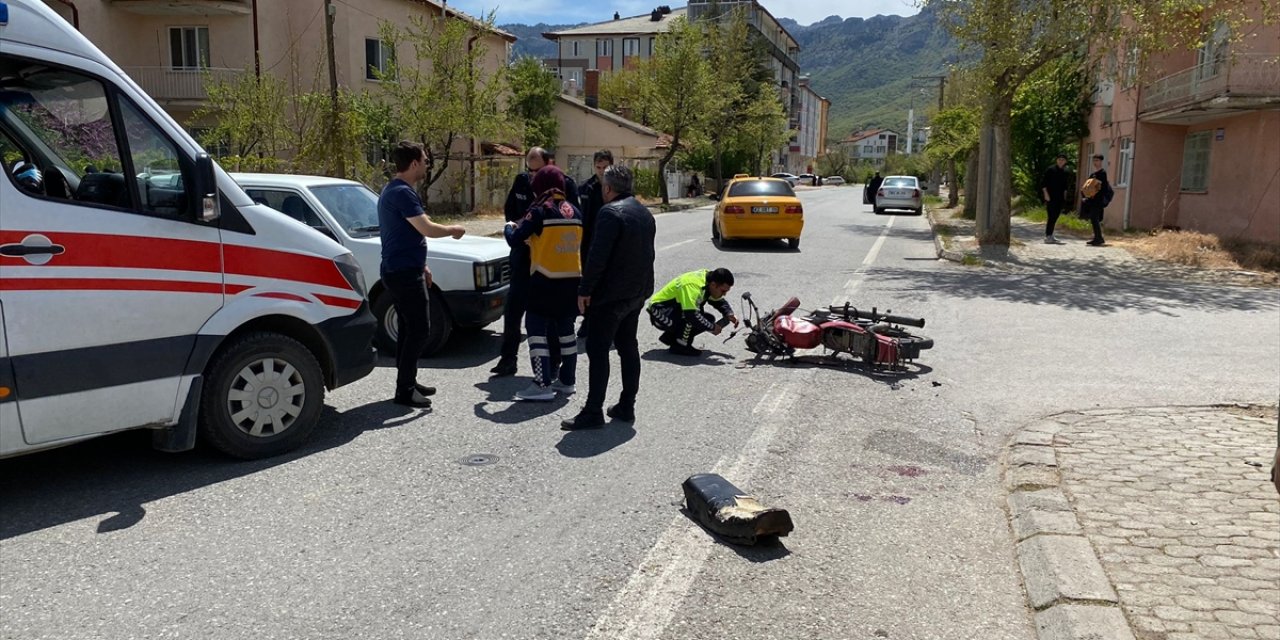 Konya'da pikap ile motosiklet çarpıştı