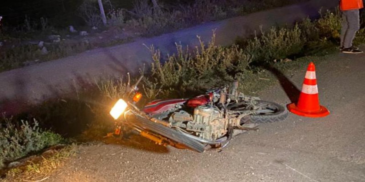 Tıra çarpan motosikletin sürücüsü hayatını kaybetti