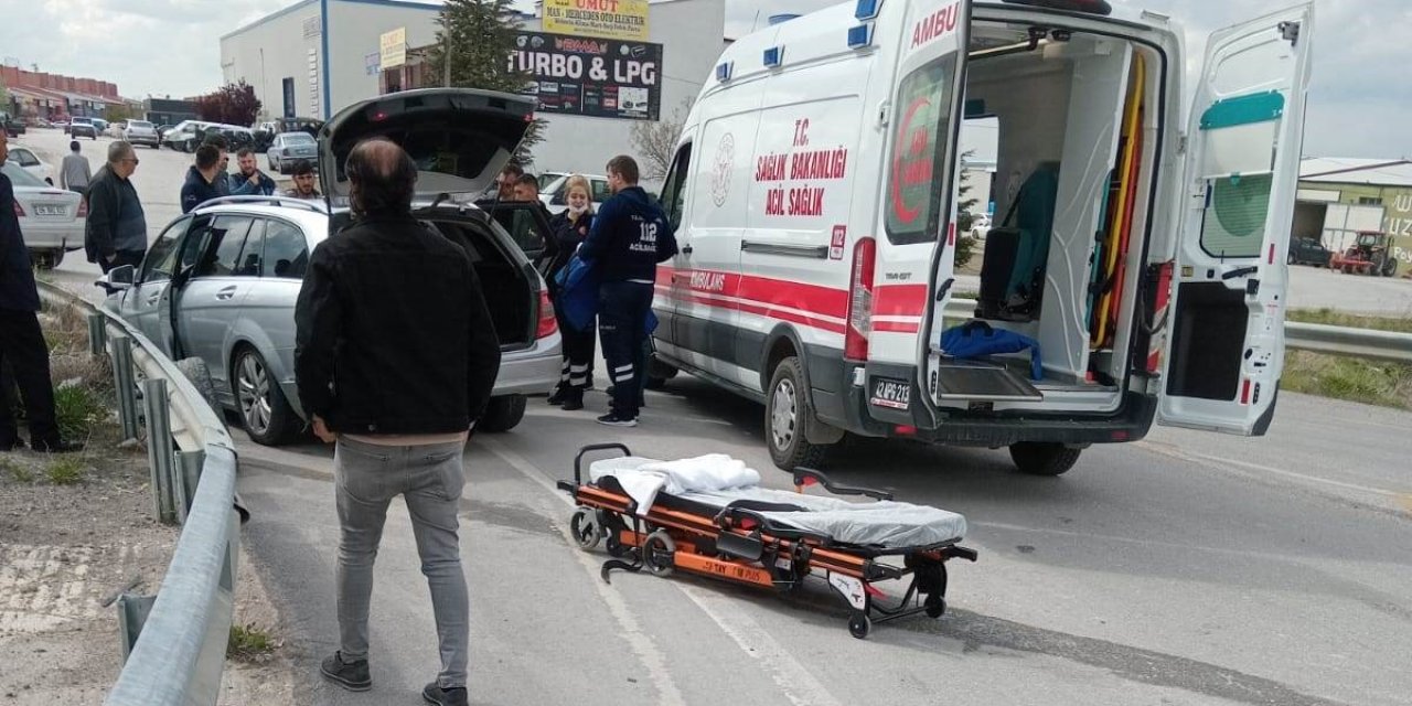 Konya'da otomobil kontrolden çıkıp bariyerlere çarptı: 1 yaralı