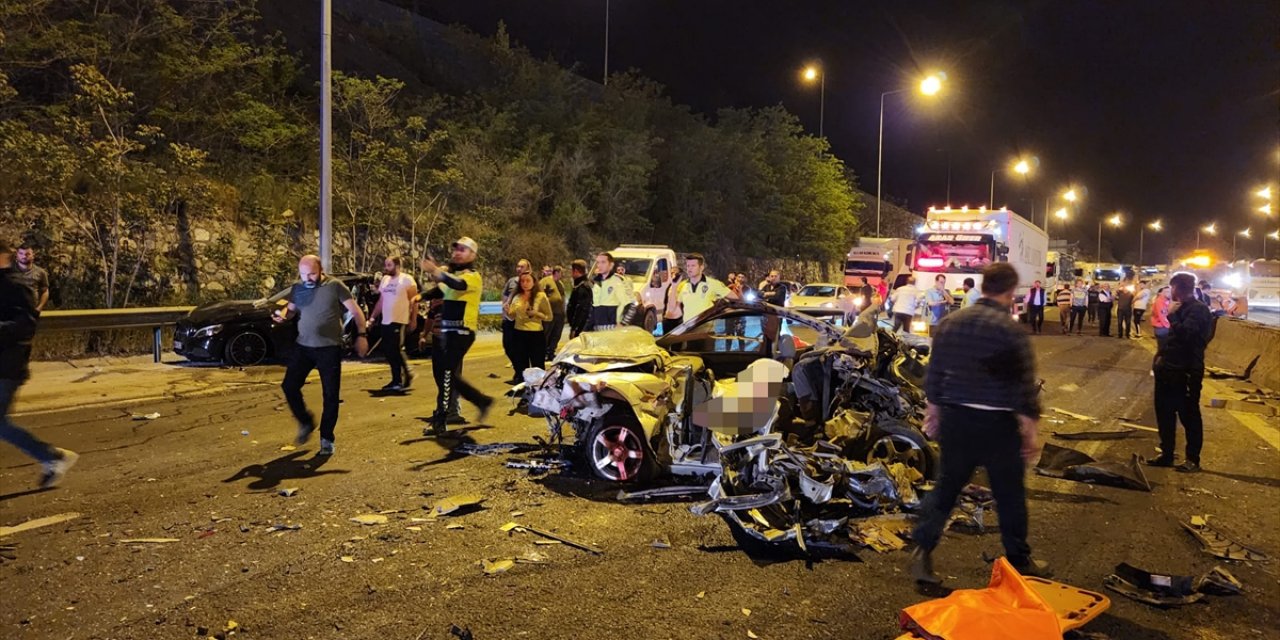 Adana'da trafik kazası! 7 kişi öldü, 7 kişi yaralandı
