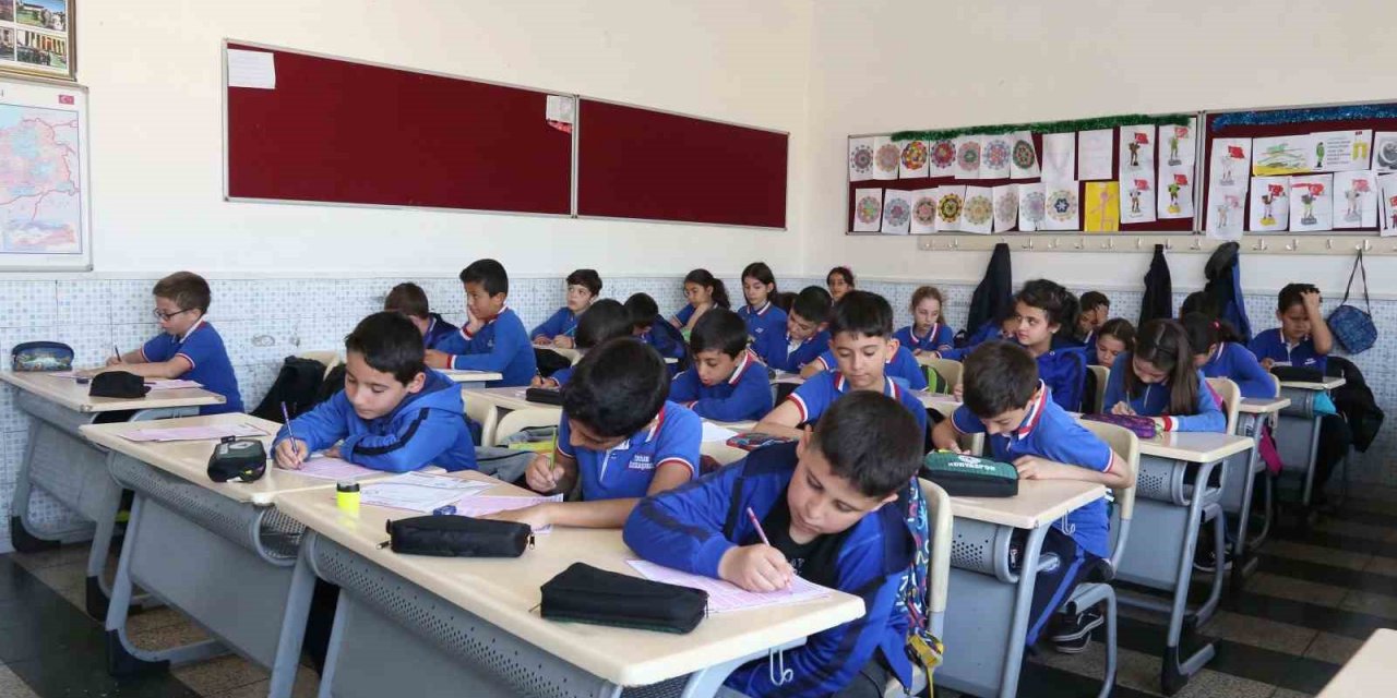 Konya'da 22 bin 548 öğrenci sınavda ter döktü