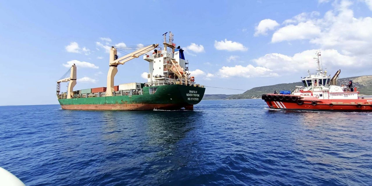 Rus kargo gemisi Çanakkale'yi geçemedi